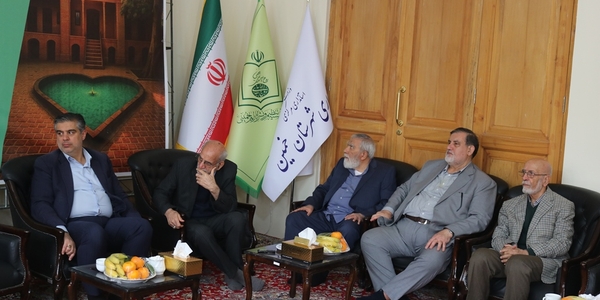 نشست اعضای مجمع استانداران ادوار استان مرکزی در شهرستان خمین برگزار شد