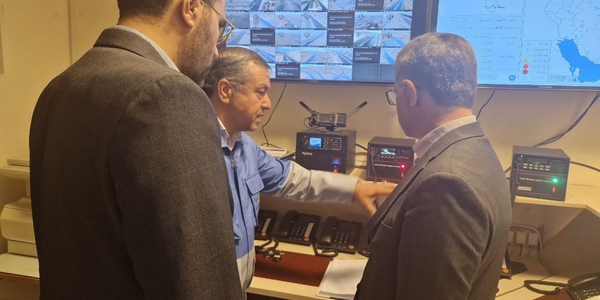 بازدید معاون سیاسی، امنیتی و اجتماعی استانداری مرکزی از اتاق فرماندهی و کنترل وضعیت خطوط امن ارتباطی مستقیم