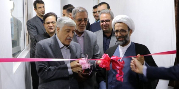 خوابگاه دانشجویی «شهدای خدمت» با حضور دکتر محمد روشن مشاور عالی وزیر علوم تحقیقات و فناوری و جمعی از مسئولان شهرستان در محلات افتتاح شد.