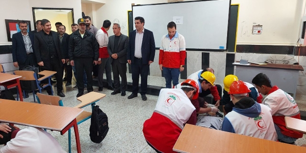 مانور زلزله و ایمنی در مدارس شهرستان  محلات برگزار شد