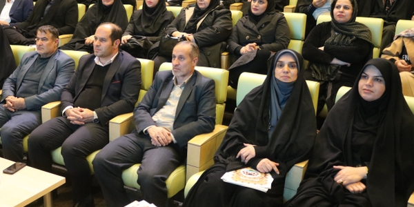 آئین گرامیداشت روز زن و تجلیل از بانوان برتر شهرستان خمین برگزار شد