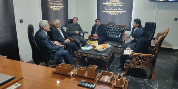 بازدید فرماندار شهرستان زرندیه از شرکت پیشرو ابر آریا کیان در شهرک صنعتی مامونیه