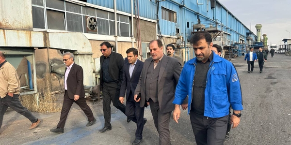بازدید فرماندار ساوه از شرکت نیک‌آلومینیوم کاوه