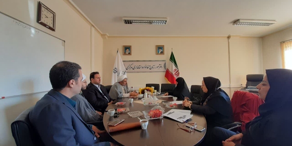 جلسه بررسی طرح موقوفه مشارکتی فدکیه یک حضرت زهرا علیهاسلام برای بانوان فاطمی، وقف خاص بانوان ( زنان و دختران) استان مرکزی به مناسبت میلاد حضرت فاطمه علیهاسلام وهفته زن به ریاست مفتح زاده مدیرکل امورزنان وخانواده استان تشکیل شد.