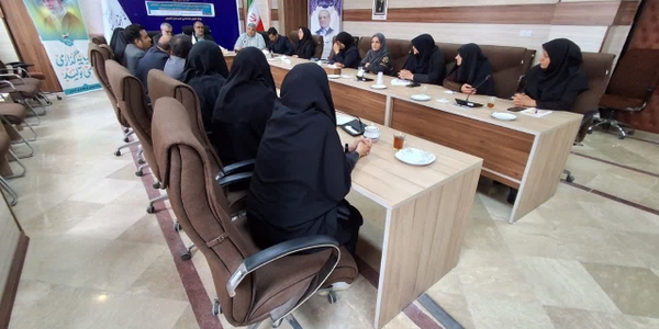 نشست سازمان‌های مردم‌نهاد آشتیان با موضوع تبیین برنامه «اقدام شبکه مدیریت محله‌محور