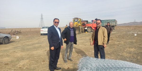 🔘 بازدید فرماندار شهرستان خنداب از پروژه احداث نیروگاه ۱۲ مگاواتی خورشیدی