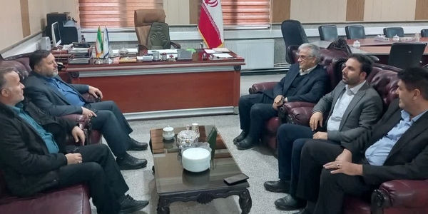 دیدار احمد حاج امینی با فرماندار زرندیه و بررسی مسائل روستای علیشار