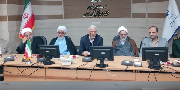 حسن نجمی در نشست فرمانداری زرندیه حضور یافت