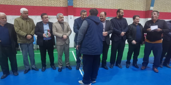 🔻حضور فرماندار شهرستان کمیجان در فینال مسابقات فوتسال جام بزرگداشت دانش‌آموز شهید جعفرآبادی