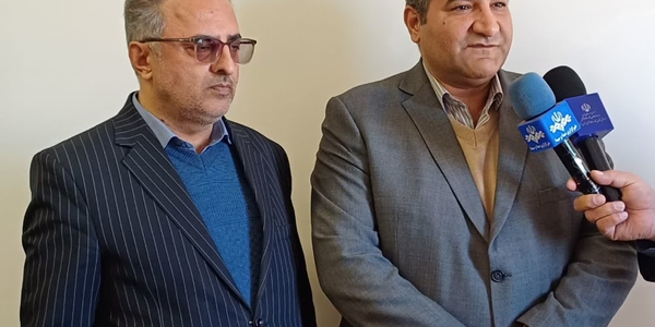 با حضور مدیرکل تعاون، کار و رفاه اجتماعی استان مرکزی، فرماندار و امام جمعه شهرستان کمیجان، شعبه تشخیص اداره کار در شهرستان کمیجان افتتاح و احکام اعضای این شعبه به صورت رسمی ابلاغ شد.

🔻افتتاح شعبه تشخیص اداره کار شهرستان کمیجان با حضور مسئولان استانی و شهرستانی