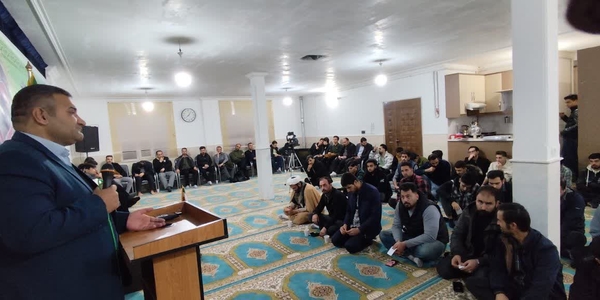 🔻حضور فرماندار شهرستان کمیجان در جمع جوانان همزمان با ولادت حضرت علی‌اکبر(ع) و روز جوان