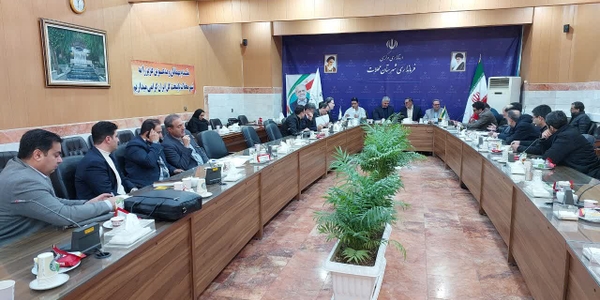 دیدار چهره به چهره مردم با مسئولان استانی و شهرستانی در فرمانداری محلات