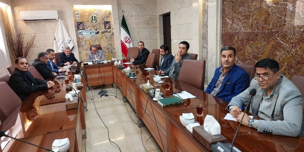 ️در جلسه کارگروه اشتغال و سرمایه‌گذاری شهرستان محلات، بر ارائه گزارش عملکرد بانک‌های عامل و تسریع در پرداخت تسهیلات اشتغال تأکید شد.