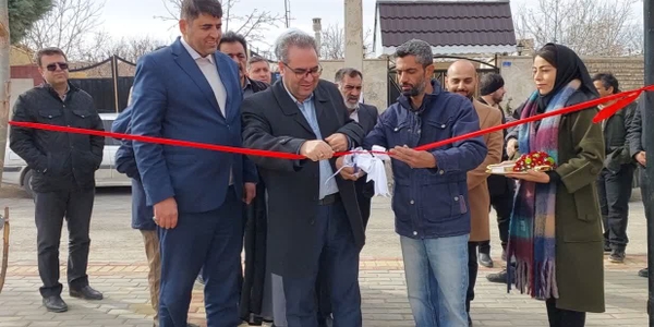 هم‌زمان با ایام‌الله دهه فجر، پروژه اجرای سنگفرش، کفپوش بتونی و جدول‌گذاری بوستان دانش روستای طایقان با حضور مسئولان به بهره‌برداری رسید.