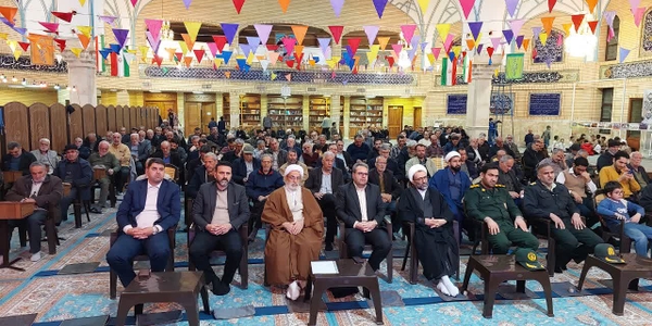 به مناسبت ایام‌الله دهه فجر جشن انقلاب اسلامی در مسجدالقائم (عج) شهر محلات با حضور مسئولین و اقشار مختلف مردم برگزار شد