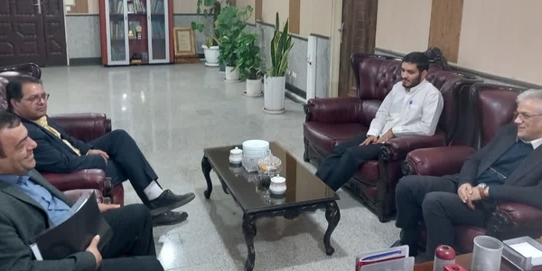 دیدار دبیر کمیسیون مبارزه با قاچاق کالا و ارز استان مرکزی با فرماندار زرندیه