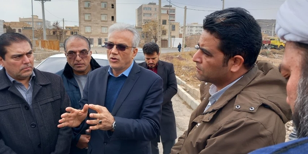 فرماندار زرندیه و نماینده مجلس مسائل محله ابراهیم‌آباد را بررسی کردند