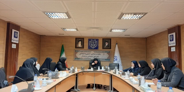 اولین جلسه کمیته زنان وخانواده ستادبرگزاری دهه فجر به ریاست مفتح زاده مدیرکل امور زنان وخانواده استان  برنامه ریزی واجرای برنامه ها با رویکرد  روشنگری واغناسازی نسل نوجوان وجوان تشکیل شد.

دوشنبه ۲۲ دی ۱۴۰۴