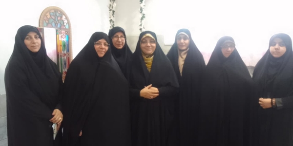 بازدید مفتح زاده مدیرکل امور بانوان و خانواده از دبیرستان دخترانه بصیرت از اجرای عملیاتهای فرهنگی هویت بخشی دختران نوجوان