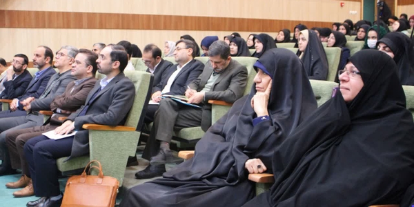 اولین همایش ملی_تخصصی «فرزندآوری و جوانی جمعیت در استان مرکزی» چالش‌ها، راهبردها و اقدامات،

با حضور پروین داداندیش، مشاور وزیر و رییس مرکز امور زنان و خانواده وزارت کشور، حسن قمری معاون سیاسی امنیتی واجتماعی استانداری مرکزی و پروین مفتح‌زاده مدیرکل دفتر امور زنان و خانواده استانداری مرکزی،
دانشگاه اراک 
به روایت تصویر

 دوشنبه ۲۷ بهمن ۱۴۰۴