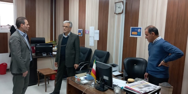 بازدید فرماندار شهرستان زرندیه از شهرداری زاویه و اداره راهداری و حمل‌ونقل جاده‌ای