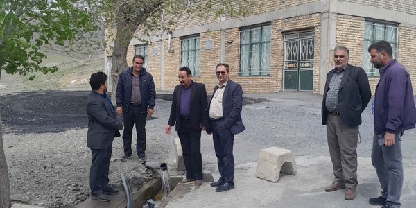 بررسی میدانی مشکلات روستای قطب آباد با حضور فرماندار شهرستان خنداب