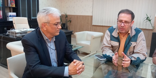 بازدید فرماندار زرندیه از شرکت کاسپین کارتن در شهرک صنعتی مامونیه