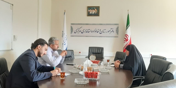 دیدار فراهانی معاون آموزش سپاه پاسداران بامفتح زاده مدیرکل امور زنان وخانواده در راستای توسعه همکاری‌های علمی و پژوهشی و با هدف تقویت بسترهای تحقیقاتی.
در این نشست، طرفین بر اهمیت بهره‌گیری از ظرفیت‌های علمی، آموزشی و پژوهشی در جهت پیشبرد پروژه‌های تحقیقاتی تأکید کردند و راهکارهای گسترش همکاری‌های مشترک در حوزه مطالعات تخصصی، آموزش‌های هدفمند و پشتیبانی از طرح‌های پژوهشی مورد بررسی قرار گرفت.


🗓شنبه ۲۶ اردیبهشت ۱۴۰۵