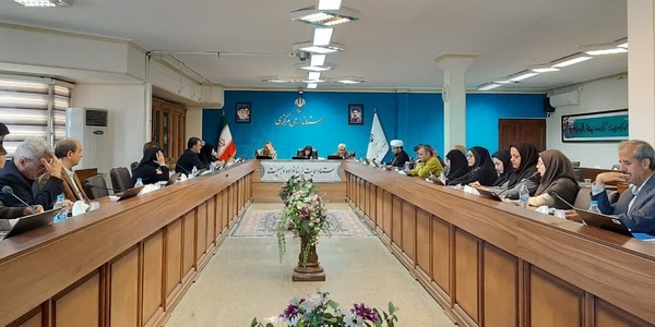 سی ویکمین جلسه ستادحمایت از خانواده وجوانی جمعیت استان به ریاست میرزایی معاون توسعه مدیریت ومنابع استانداری باحضور مفتح زاده مدیرکل امور زنان وخانواده و دبیرستادجمعیت استان، باقری مدیرکل دفتراجتماعی استان، نظری رئیس علوم پزشکی استان وسایراعضای ستاد هم زمان باهمایش روزملی جمعیت که به صورت وبیناری از طرف دبیرخانه ستادملی جمعیت کشور تشکیل شده بود، برگزارشد