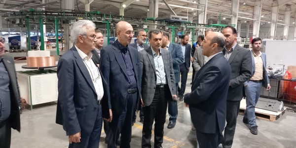 بازدید معاون اقتصادی استاندار از واحد تولیدی یخچال‌های اوگور آریا در مامونیه