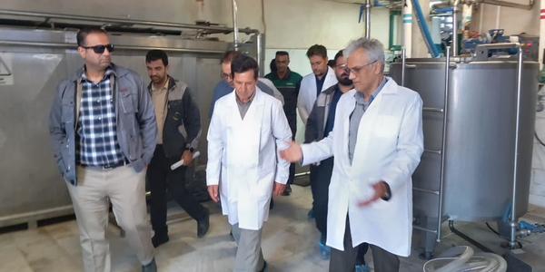 فرماندار زرندیه از شرکت زرین دام پایدار تدبیر بازدید کرد