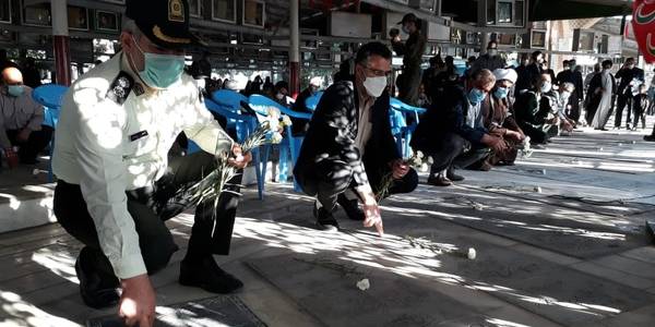 قبور مطهر شهدای شهرستان خمین گلباران شد