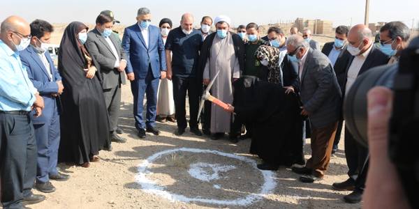 عملیات اجرایی دو باب واحد آموزشی خیر ساز با حضور معاون استاندار و فرماندار ویژه شهرستان ساوه آغاز شد.