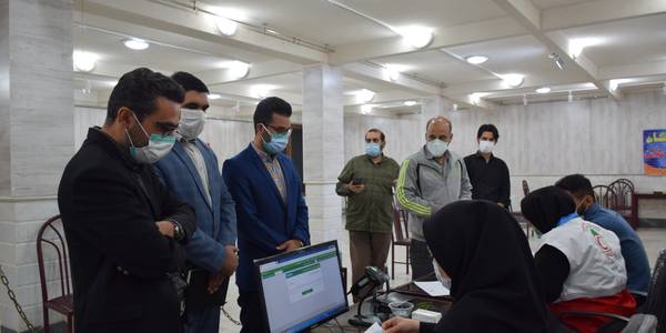 بازدید ناظری فرماندار شهرستان محلات و ملک جانی معاون سیاسی، امنیتی و اجتماعی فرمانداری از مراکز تجمیعی واکسیناسیون شهرستان محلات