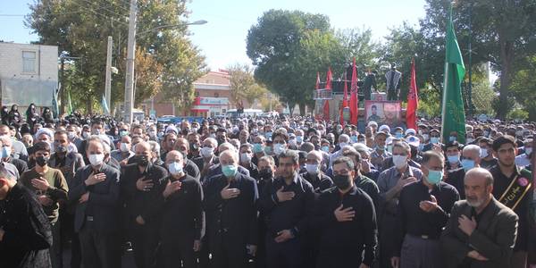 پیکر مطهر پاسدار شهید " مهدی مکرمی " در شهرستان خمین تشییع شد