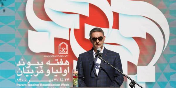 کلید رفع مشکلات نظام آموزشی در همکاری هدفمند اولیا و مربیان است