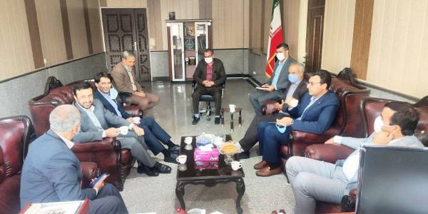 نشست مهندس سلیمانی فرماندار شهرستان زرندیه با مهندس سام دلیری مدیر کل تعاون ، کار و رفاه ، اجتماعی استان مرکزی و  مهندس حسینی مدیر کل تامین اجتماعی استان مرکزی در دفتر فرماندار برگزار شد.