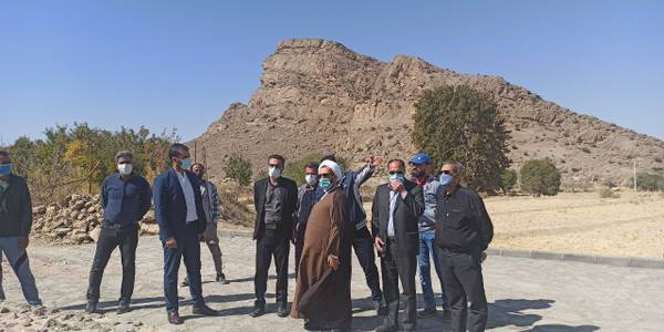 بازدید امروز جمعه ناظری فرماندار شهرستان محلات به همراه حجت الاسلام والمسلمین دکتر سلیمی نماینده مردم شریف محلات و دلیجان در مجلس شورای اسلامی و آقاگلی بخشدار مرکزی از روستای آتشکوه محلات