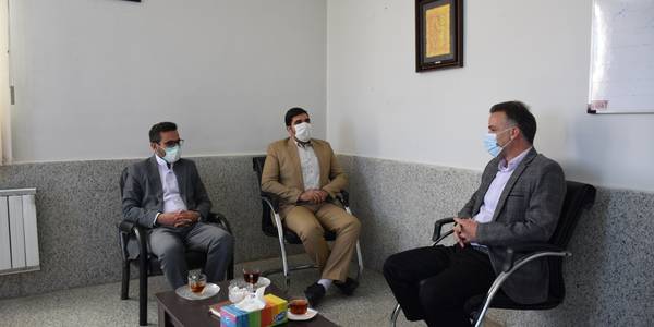 بازدید سرزده ناظری فرماندار شهرستان محلات از اداره ورزش و جوانان