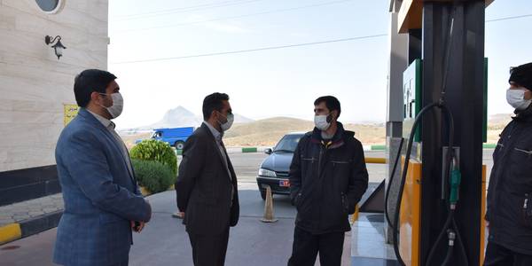 بازدید ناظری فرماندار و ملک جانی معاون سیاسی، امنیتی و اجتماعی فرمانداری از جایگاه های سوخت محلات و نیم ور