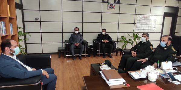 ✅دراولین روزهفته پدافندغیرعامل،فرمانده انتظامی دلیجان بافرمانداردیدارکرد.