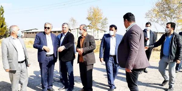 بازدید مهندس سلیمانی فرماندار شهرستان زرندیه به همراه مهندس نوازنی مدیر کل فنی استانداری مرکزی  از احمد آباد فصیح