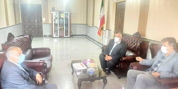 نشست مهندس سلیمانی فرماندار شهرستان زرندیه با جناب آقای امیری معاون راهداری و حمل‌ونقل جاده‌ ای استان مرکزی در دفتر فرماندار.