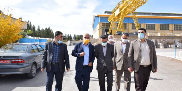 بازدید ناظری فرماندار شهرستان محلات و فیروزی معاون برنامه ریزی و هماهنگی امور عمرانی فرمانداری از کارخانه سنگ نیکسان