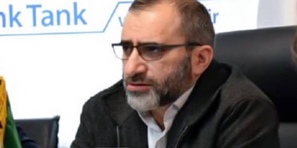 استاندار مرکزی نصب بنر تبریک را ممنوع کرد