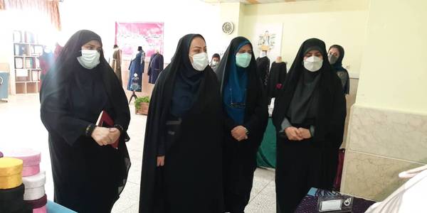 بازدید از نمایشگاه دستاوردهای دانجشویان آموزشکده دخترانه فنی وحرفه ای اطهر