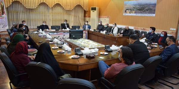 نشست صمیمی ناظری فرماندار با تعدادی از هنرمندان شهرستان محلات برگزار گردید.