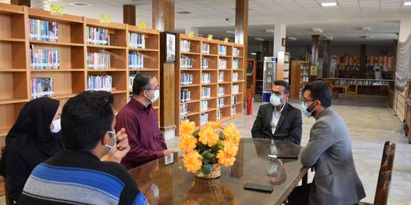 بازدید ناظری فرماندار شهرستان محلات از کتابخانه عمومی علامه طباطبایی به مناسبت فرارسیدن هفته کتاب و کتابخوانی