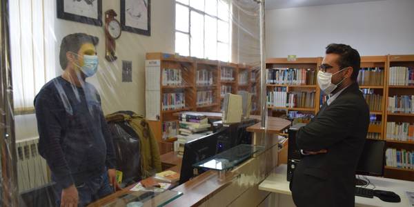 بازدید ناظری فرماندار شهرستان محلات از کتابخانه عمومی آیت الله مقدسی به مناسبت فرارسیدن هفته کتاب و کتابخوانی.