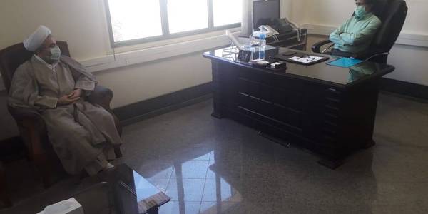 📌مديركل اوقاف و امور خيريه استان مركزي با معاون سياسي،امنيتي و اجتماعي استاندار ديدار و گفتگو نمود.
در اين نشست برخي مسائل و مشكلات مردم روستاهاي مالك آباد و مرزيجران شهرستان اراك بررسي و پيگيري شد.